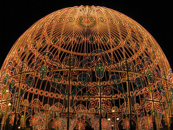 Cupola realizzata in Piazza Santo Oronzo a Lecce, in occasione della Festa di Santo Oronzo 2008
